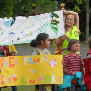 flurpokal2015_20 Montessori-Schulzentrum Leipzig - Neuigkeiten Grundschule - Hier - regiert - der r o t e Flur!
