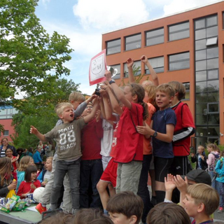 flurpokal2015_35 Montessori-Schulzentrum Leipzig - Neuigkeiten Grundschule - Hier - regiert - der r o t e Flur!