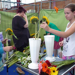 blumenladen Montessori-Schulzentrum Leipzig - Neuigkeiten Grundschule 2014 - Kinder spielen Stadt