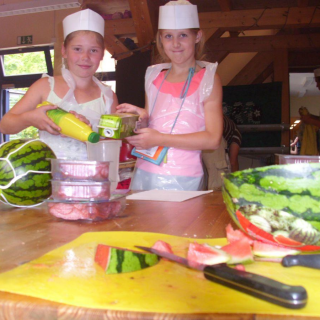 eindr-cke_20 Montessori-Schulzentrum Leipzig - Neuigkeiten Grundschule 2014 - Kinder spielen Stadt