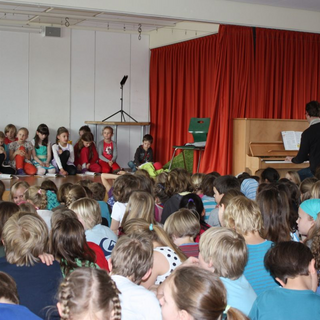 mk_k-10 Montessori-Schulzentrum Leipzig - Neuigkeiten Grundschule 2012 - Morgenkreis hat Gold im Mund