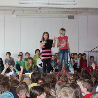 mk_k-6 Montessori-Schulzentrum Leipzig - Neuigkeiten Grundschule 2012 - Morgenkreis hat Gold im Mund