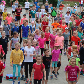 sporfest2018_05 Montessori-Schulzentrum Leipzig - Neuigkeiten Grundschule - Und rein in die roten Dosen!