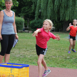 sporfest2018_17 Montessori-Schulzentrum Leipzig - Neuigkeiten Grundschule - Und rein in die roten Dosen!