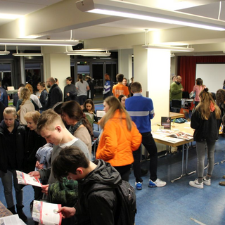 auslandsabend2019_08 Montessori-Schulzentrum Leipzig - Neuigkeiten - Brücken bauen in fremde Länder