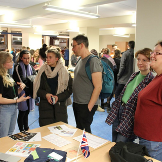 auslandsabend2019_12 Montessori-Schulzentrum Leipzig - Neuigkeiten - Brücken bauen in fremde Länder