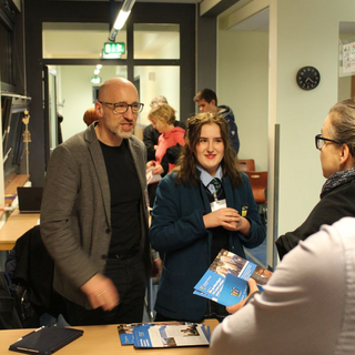 auslandsabend2019_15 Montessori-Schulzentrum Leipzig - Neuigkeiten - Brücken bauen in fremde Länder