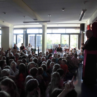 bischofandacht_9 Montessori-Schulzentrum Leipzig - Neuigkeiten Grundschule 2013 - DANKE