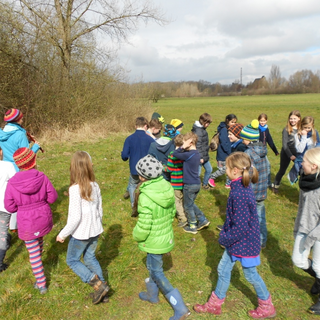 15--zum-frhlingstanz Montessori-Schulzentrum Leipzig - Neuigkeiten Grundschule - Delfine im Wald