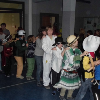 fasching2014_1 Montessori-Schulzentrum Leipzig - Neuigkeiten Grundschule 2014 - Fasching in der Grundschule