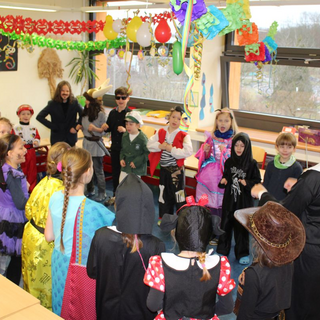 fasching2016_05 Montessori-Schulzentrum Leipzig - Neuigkeiten Grundschule - Monte alaaf!