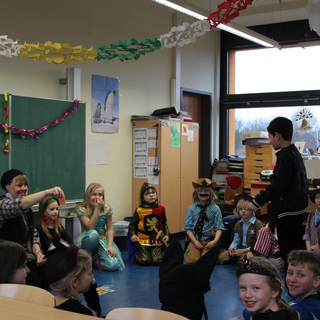 fasching2016_10 Montessori-Schulzentrum Leipzig - Neuigkeiten Grundschule - Monte alaaf!