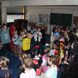 fasching2016_21 Montessori-Schulzentrum Leipzig - Neuigkeiten Grundschule - Monte alaaf!