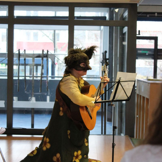 fasching2019_20 Montessori-Schulzentrum Leipzig - Neuigkeiten Grundschule - Hände hoch -