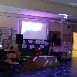 fasching2019_22 Montessori-Schulzentrum Leipzig - Neuigkeiten Grundschule - Hände hoch -