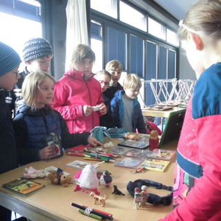 flohmarkt_01 Montessori-Schulzentrum Leipzig - Neuigkeiten Grundschule - Flohmarkt für einen guten Zweck