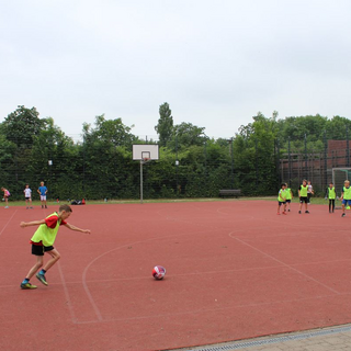 flurpokal2018_01 Montessori-Schulzentrum Leipzig - Neuigkeiten Grundschule - Der gelbe Flur gewinnt im Schlaf den Flurpokal