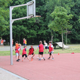flurpokal2018_02 Montessori-Schulzentrum Leipzig - Neuigkeiten Grundschule - Der gelbe Flur gewinnt im Schlaf den Flurpokal