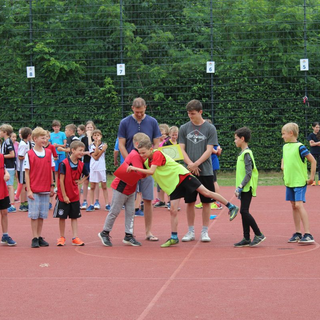 flurpokal2018_11 Montessori-Schulzentrum Leipzig - Neuigkeiten Grundschule - Der gelbe Flur gewinnt im Schlaf den Flurpokal