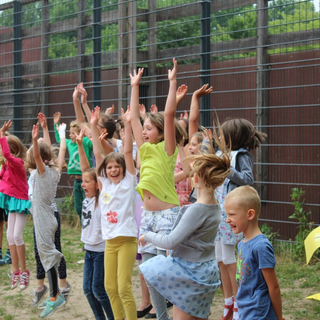 flurpokal2018_16 Montessori-Schulzentrum Leipzig - Neuigkeiten Grundschule - Der gelbe Flur gewinnt im Schlaf den Flurpokal