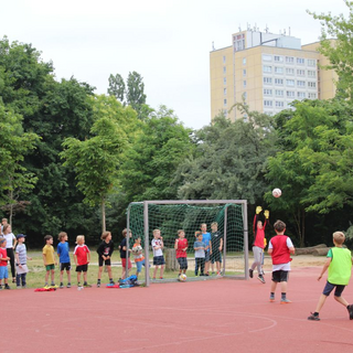 flurpokal2018_20 Montessori-Schulzentrum Leipzig - Neuigkeiten Grundschule - Der gelbe Flur gewinnt im Schlaf den Flurpokal