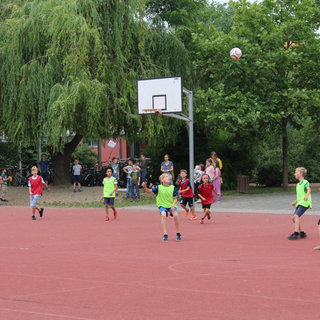 flurpokal2018_25 Montessori-Schulzentrum Leipzig - Neuigkeiten Grundschule - Der gelbe Flur gewinnt im Schlaf den Flurpokal