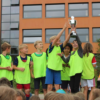 flurpokal2018_46 Montessori-Schulzentrum Leipzig - Neuigkeiten Grundschule - Der gelbe Flur gewinnt im Schlaf den Flurpokal
