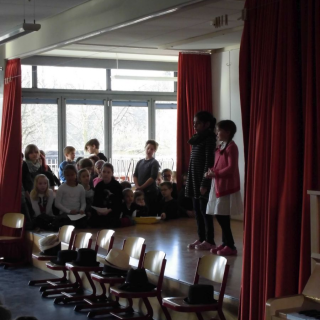 mk_reg2017_01 Montessori-Schulzentrum Leipzig - Neuigkeiten Grundschule - Frühling lässt sein orangegrünblaues Band wieder flattern durch die Treppenhäuser