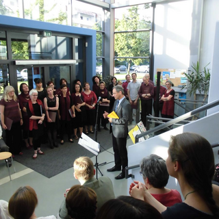 helgardabschied_06 Montessori-Schulzentrum Leipzig - Neuigkeiten Grundschule - Kinder und Erwachsene sagen: Tschüß!