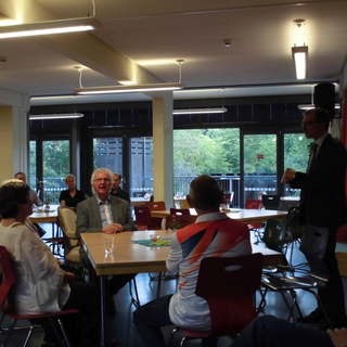 helgardabschied_07 Montessori-Schulzentrum Leipzig - Neuigkeiten Grundschule - Kinder und Erwachsene sagen: Tschüß!