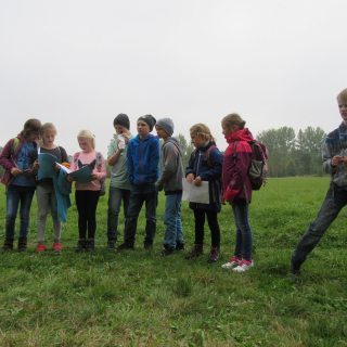 prsentation Montessori-Schulzentrum Leipzig - Neuigkeiten Grundschule - Unterwegs im "Hoppel-Poppel"-Wäldchen
