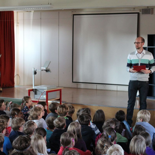 karwoche2017_02 Montessori-Schulzentrum Leipzig - Neuigkeiten Grundschule - Aus der Dunkelheit ins Licht