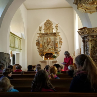 kircheschnau_04 Montessori-Schulzentrum Leipzig - Neuigkeiten Grundschule - Unterricht in der Kirche