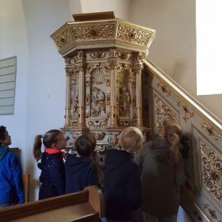 kircheschnau_05 Montessori-Schulzentrum Leipzig - Neuigkeiten Grundschule - Unterricht in der Kirche