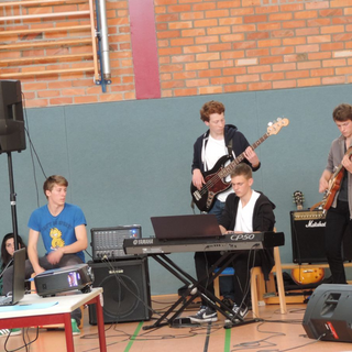 leitbildfest-band-2 Montessori-Schulzentrum Leipzig - Neuigkeiten - Neues Leitbild - starke Schule - Starkmacherschule