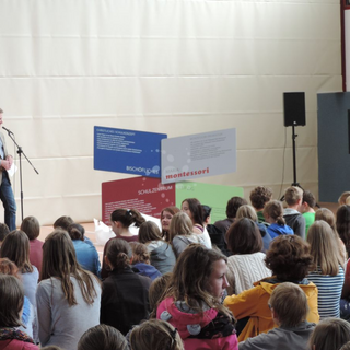 leitbildtafel-enthllung-5 Montessori-Schulzentrum Leipzig - Neuigkeiten - Neues Leitbild - starke Schule - Starkmacherschule