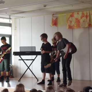 mps2012_5 Montessori-Schulzentrum Leipzig - Neuigkeiten Grundschule 2012 - Rock in der Aula