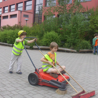 eindr-cke_23 Montessori-Schulzentrum Leipzig - Neuigkeiten Grundschule 2014 - Kinder spielen Stadt