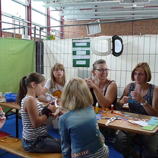 optiker2 Montessori-Schulzentrum Leipzig - Neuigkeiten Grundschule 2014 - Kinder spielen Stadt