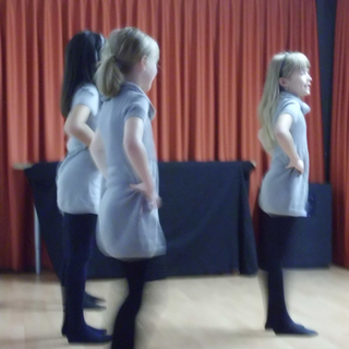 mk_delfine1 Montessori-Schulzentrum Leipzig - Neuigkeiten Grundschule 2012 - Morgenkreis hat Gold im Mund