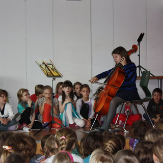 mk_k-7 Montessori-Schulzentrum Leipzig - Neuigkeiten Grundschule 2012 - Morgenkreis hat Gold im Mund