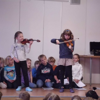 mk_schmetterlinge1 Montessori-Schulzentrum Leipzig - Neuigkeiten Grundschule 2012 - Morgenkreis hat Gold im Mund