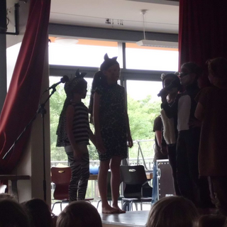 chormusical1 Montessori-Schulzentrum Leipzig - Neuigkeiten Grundschule 2012 - Eine Freundschaft in Afrika