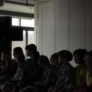 ostern4 Montessori-Schulzentrum Leipzig - Neuigkeiten Grundschule 2013 - Tulpen, Licht, Kerzen: Ostern!