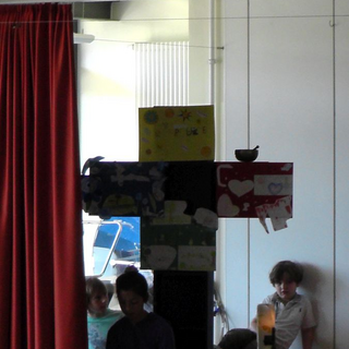 pfingstandacht2014_3 Montessori-Schulzentrum Leipzig - Neuigkeiten Grundschule 2014 - Pfingsten bringt Farbe