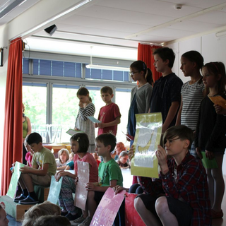 pfingstandacht2017_02 Montessori-Schulzentrum Leipzig - Neuigkeiten Grundschule - Was hat Pfingsten denn mit Obst zu tun?