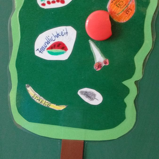 pfingstandacht2017_03 Montessori-Schulzentrum Leipzig - Neuigkeiten Grundschule - Was hat Pfingsten denn mit Obst zu tun?