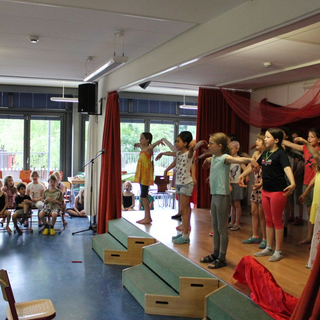 rotasia2017_03 Montessori-Schulzentrum Leipzig - Neuigkeiten Grundschule - Schau mal durch die rote Brille