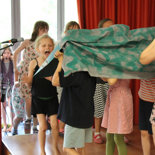 rotasia2017_06 Montessori-Schulzentrum Leipzig - Neuigkeiten Grundschule - Schau mal durch die rote Brille