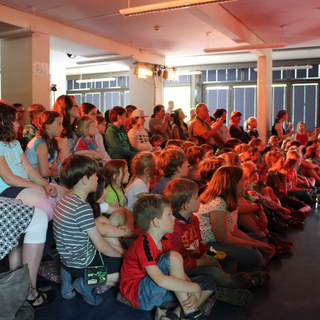 rotasia2017_12 Montessori-Schulzentrum Leipzig - Neuigkeiten Grundschule - Schau mal durch die rote Brille